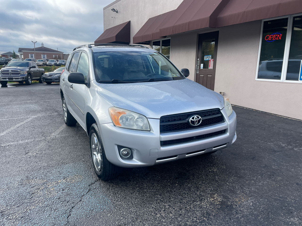 Toyota RAV4 Base I4 4WD 2009 Toyota RAV4 Base I4 4WD 2009