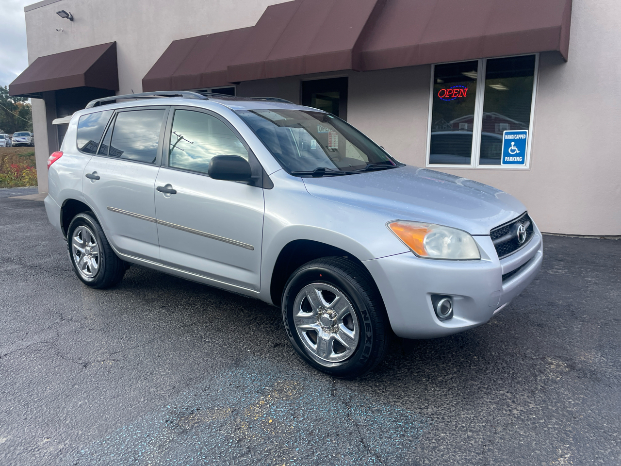 Toyota RAV4 Base I4 4WD 2009 Toyota RAV4 Base I4 4WD 2009