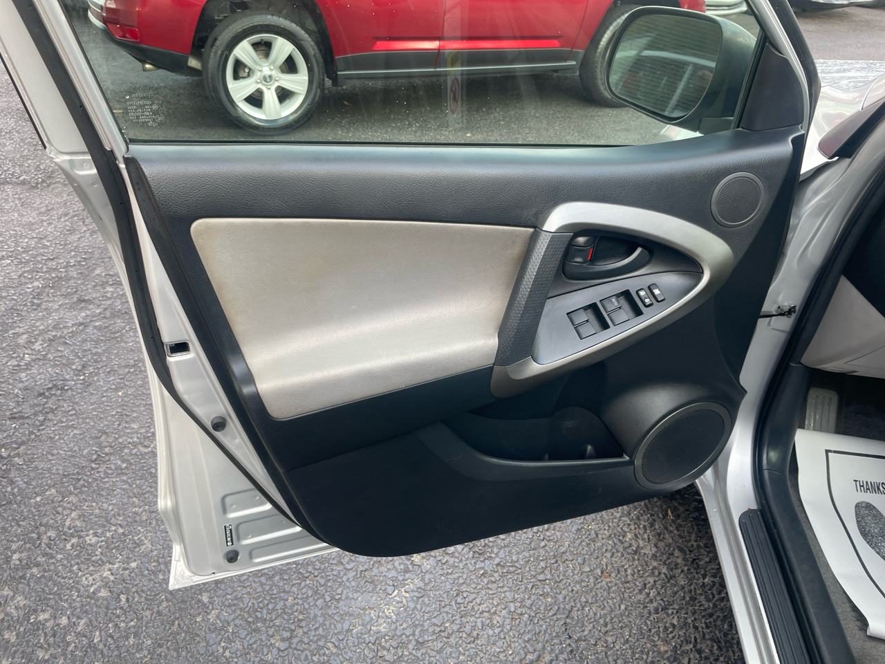 Toyota RAV4 Base I4 4WD 2009 Toyota RAV4 Base I4 4WD 2009