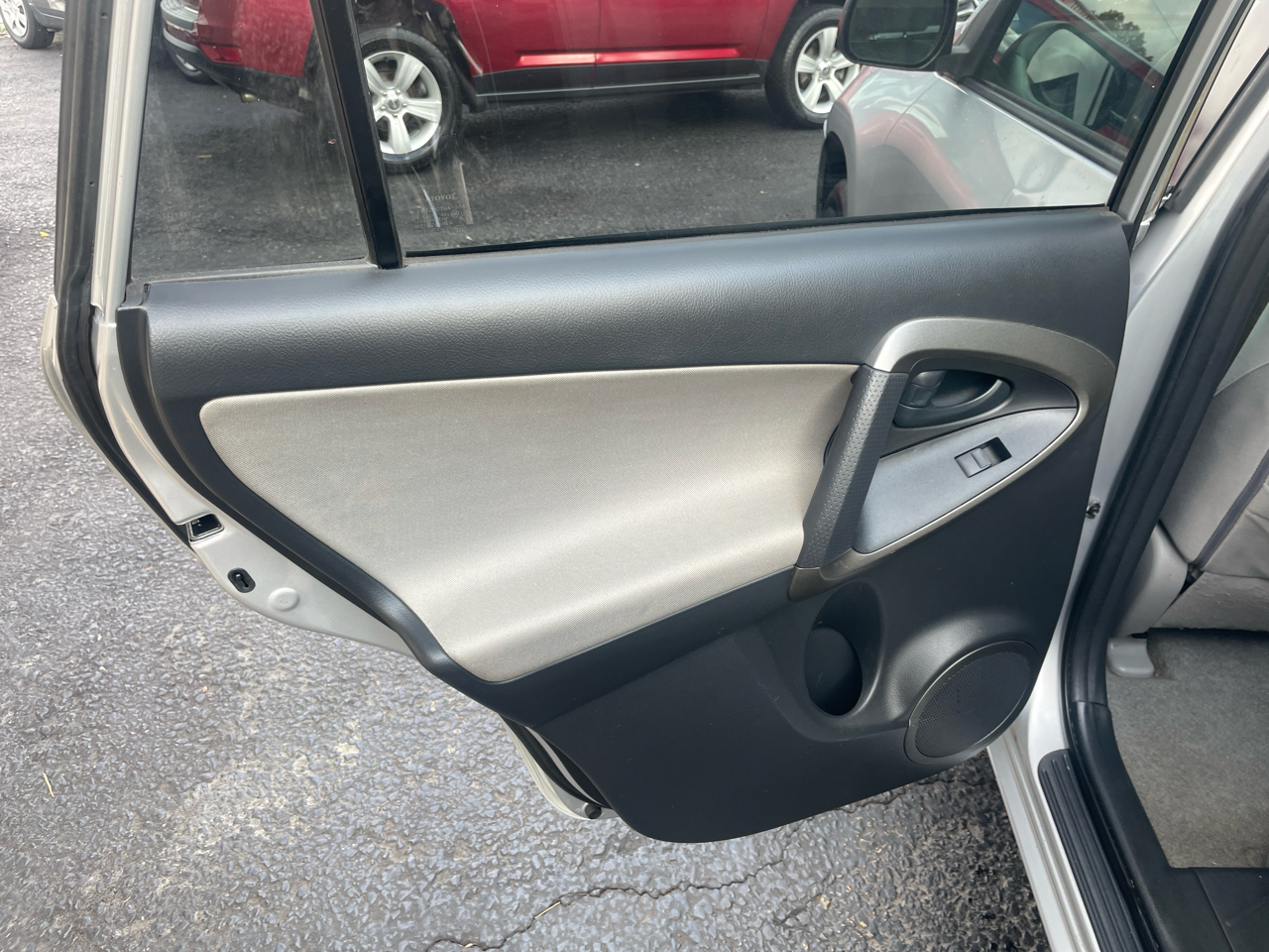 Toyota RAV4 Base I4 4WD 2009 Toyota RAV4 Base I4 4WD 2009