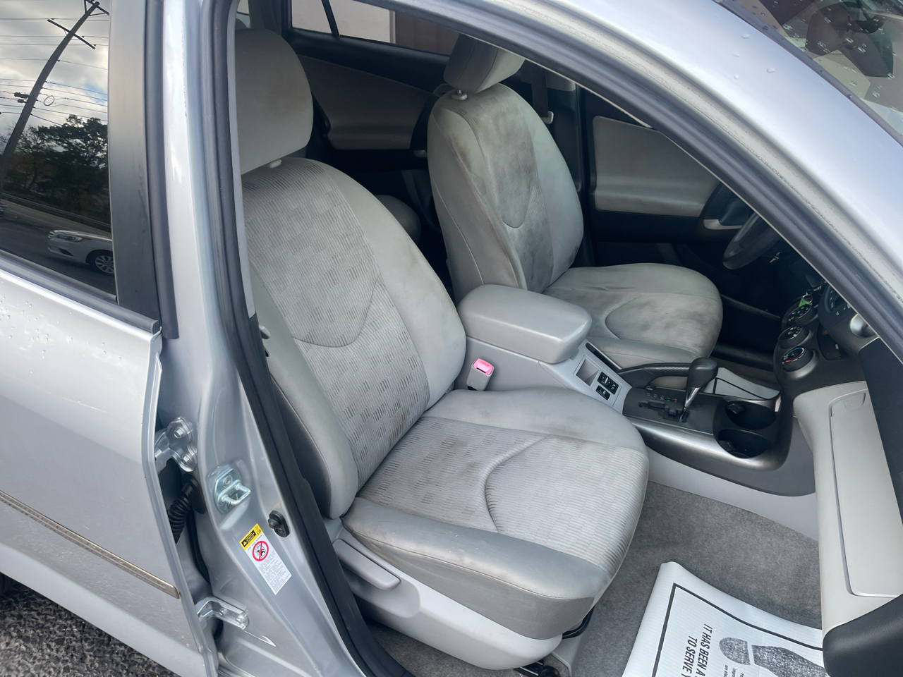 Toyota RAV4 Base I4 4WD 2009 Toyota RAV4 Base I4 4WD 2009