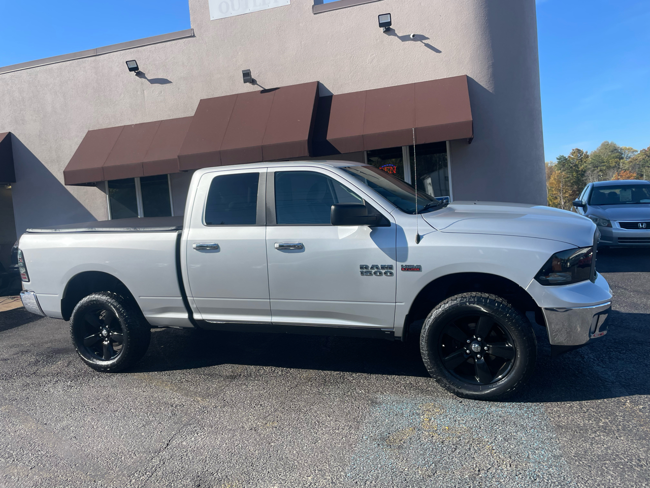 RAM 1500 SLT Quad Cab 4WD 2014 RAM 1500 SLT Quad Cab 4WD 2014