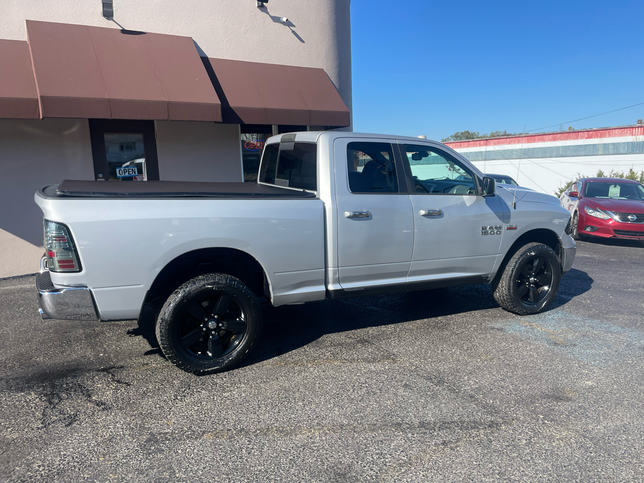 RAM 1500 SLT Quad Cab 4WD 2014 RAM 1500 SLT Quad Cab 4WD 2014