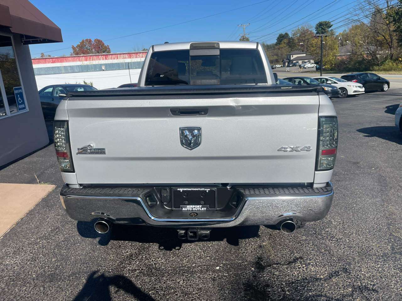 RAM 1500 SLT Quad Cab 4WD 2014 RAM 1500 SLT Quad Cab 4WD 2014