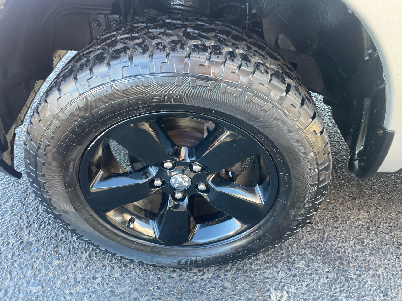 RAM 1500 SLT Quad Cab 4WD 2014 RAM 1500 SLT Quad Cab 4WD 2014