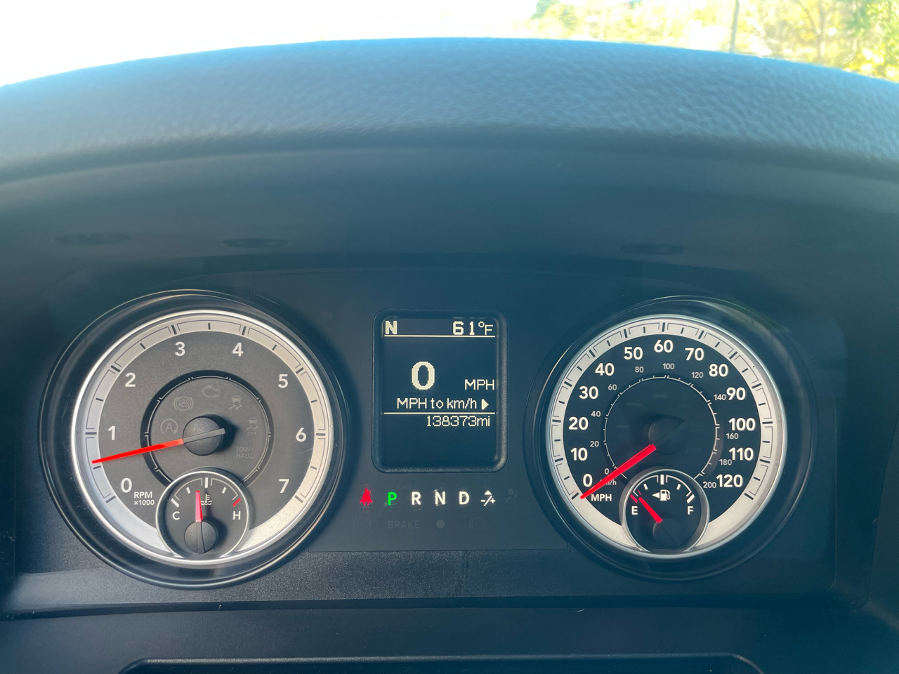 RAM 1500 SLT Quad Cab 4WD 2014 RAM 1500 SLT Quad Cab 4WD 2014