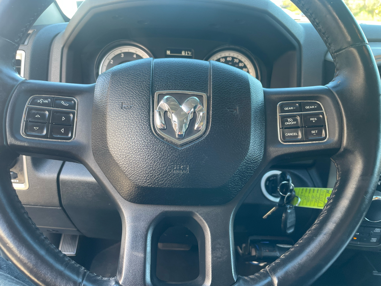 RAM 1500 SLT Quad Cab 4WD 2014 RAM 1500 SLT Quad Cab 4WD 2014