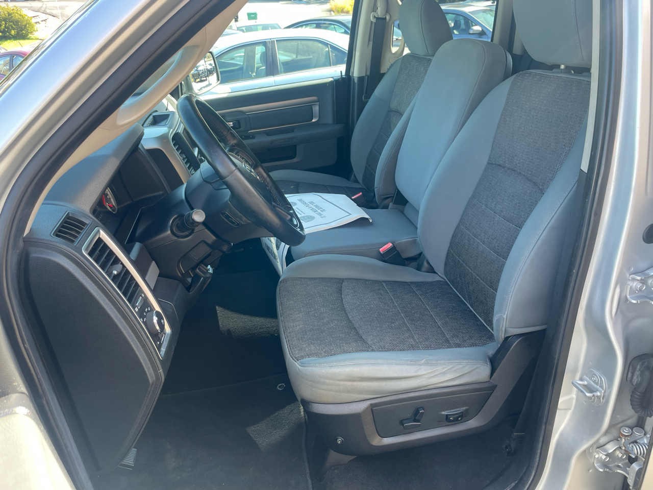 RAM 1500 SLT Quad Cab 4WD 2014 RAM 1500 SLT Quad Cab 4WD 2014