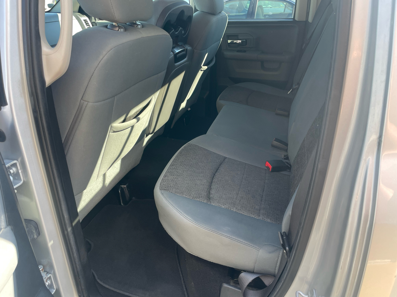 RAM 1500 SLT Quad Cab 4WD 2014 RAM 1500 SLT Quad Cab 4WD 2014