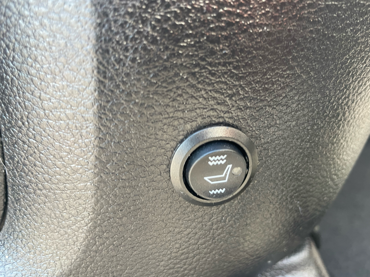 RAM 1500 SLT Quad Cab 4WD 2014 RAM 1500 SLT Quad Cab 4WD 2014