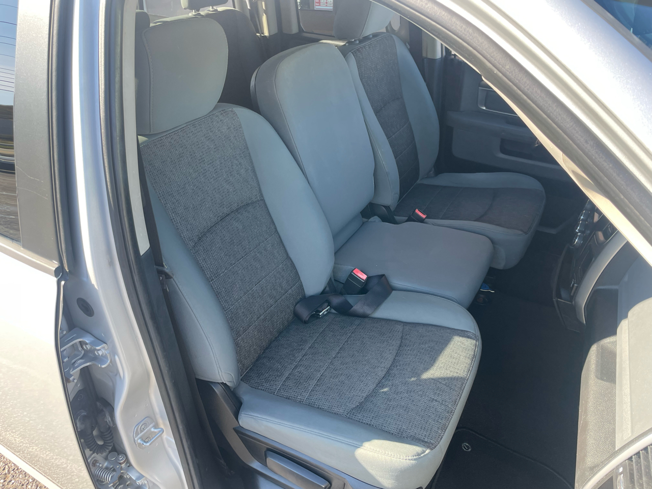 RAM 1500 SLT Quad Cab 4WD 2014 RAM 1500 SLT Quad Cab 4WD 2014