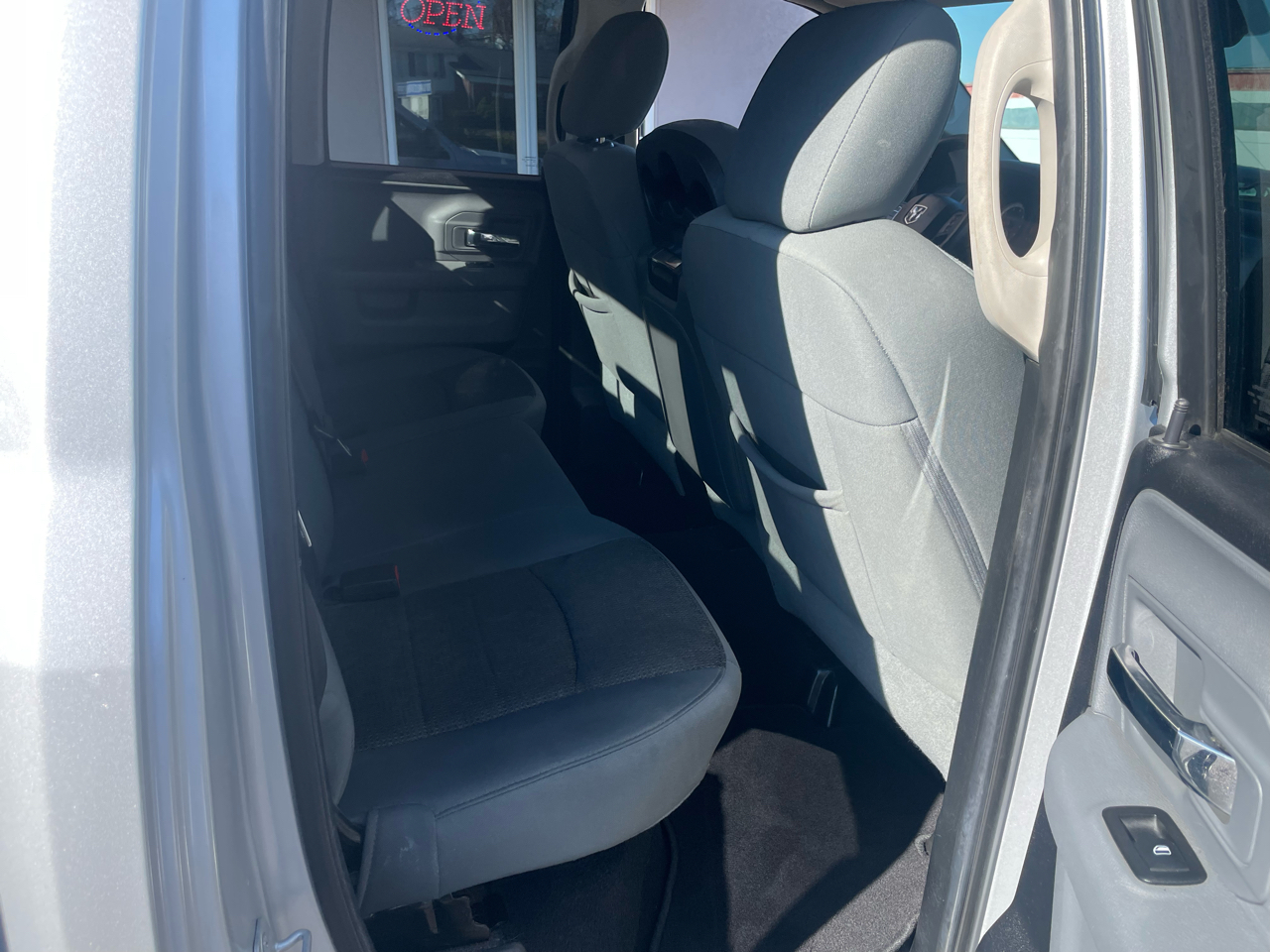 RAM 1500 SLT Quad Cab 4WD 2014 RAM 1500 SLT Quad Cab 4WD 2014