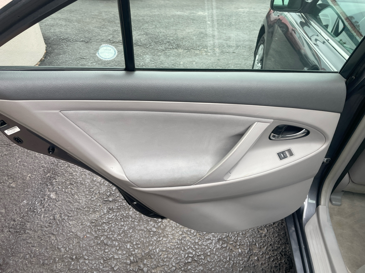 Toyota Camry LE 6-Spd AT 2011