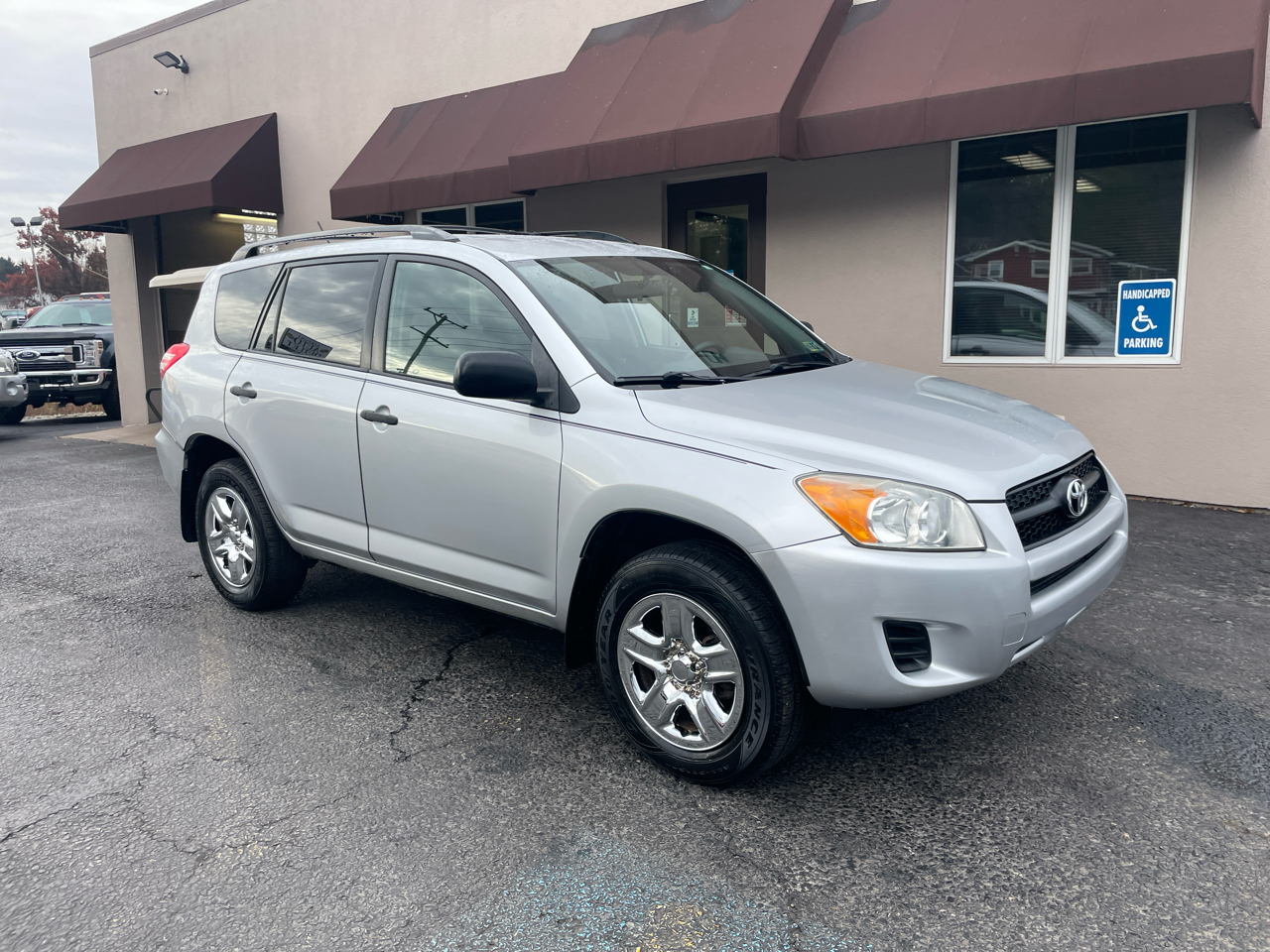 2010 Toyota RAV4 Base photo 3
