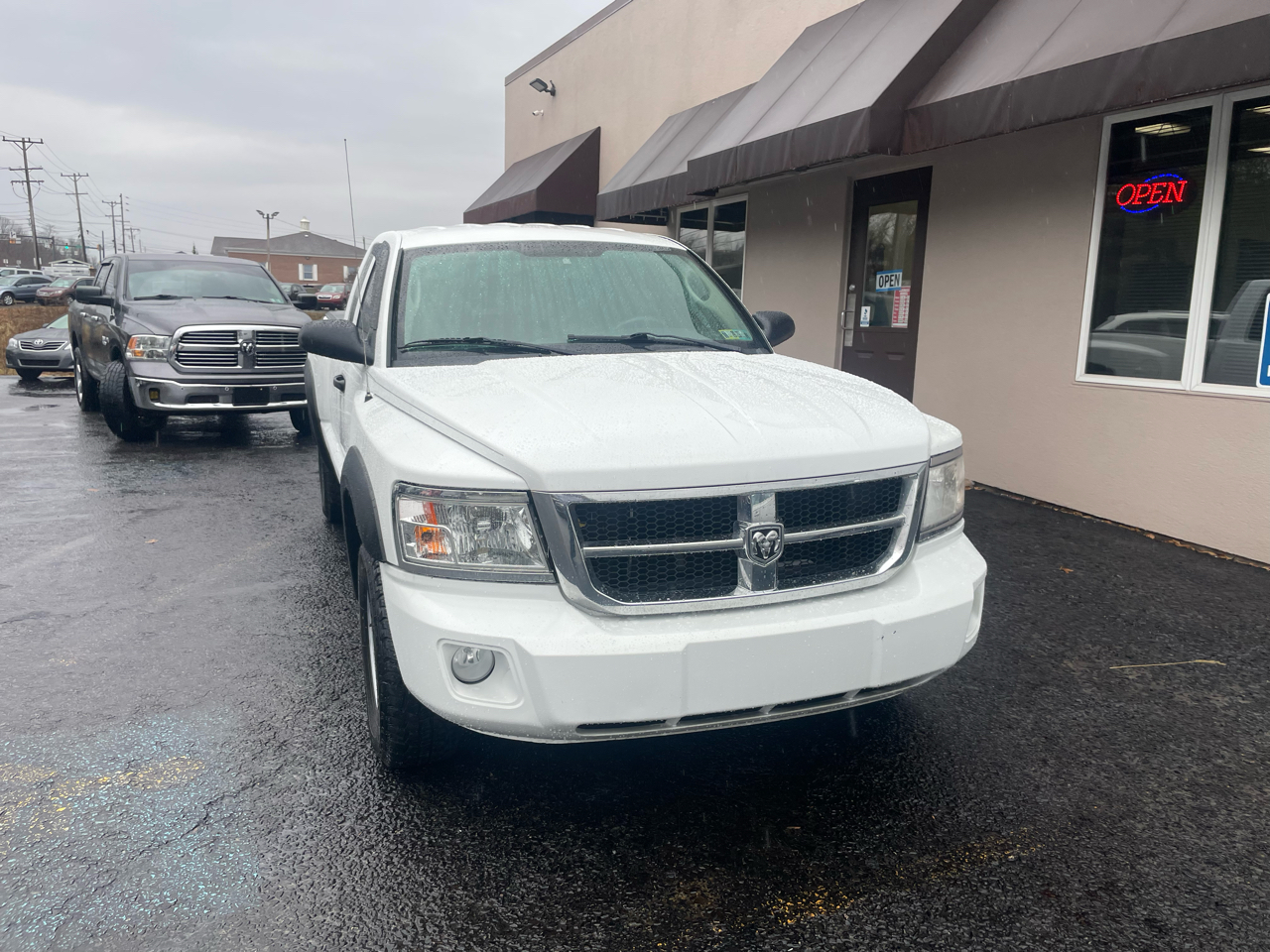 2011 Dodge Dakota ST photo 2