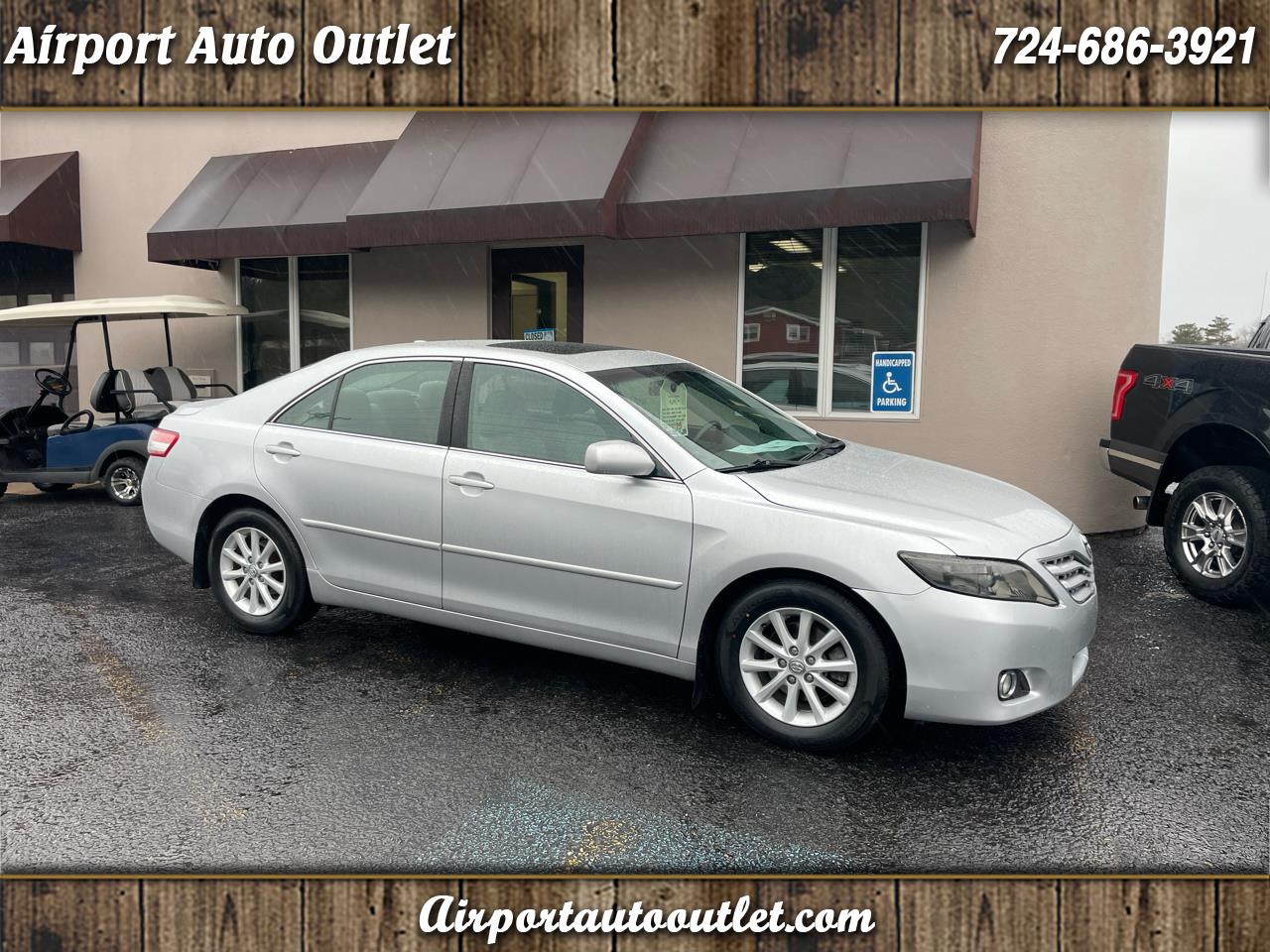 2010 Toyota Camry XLE's photo