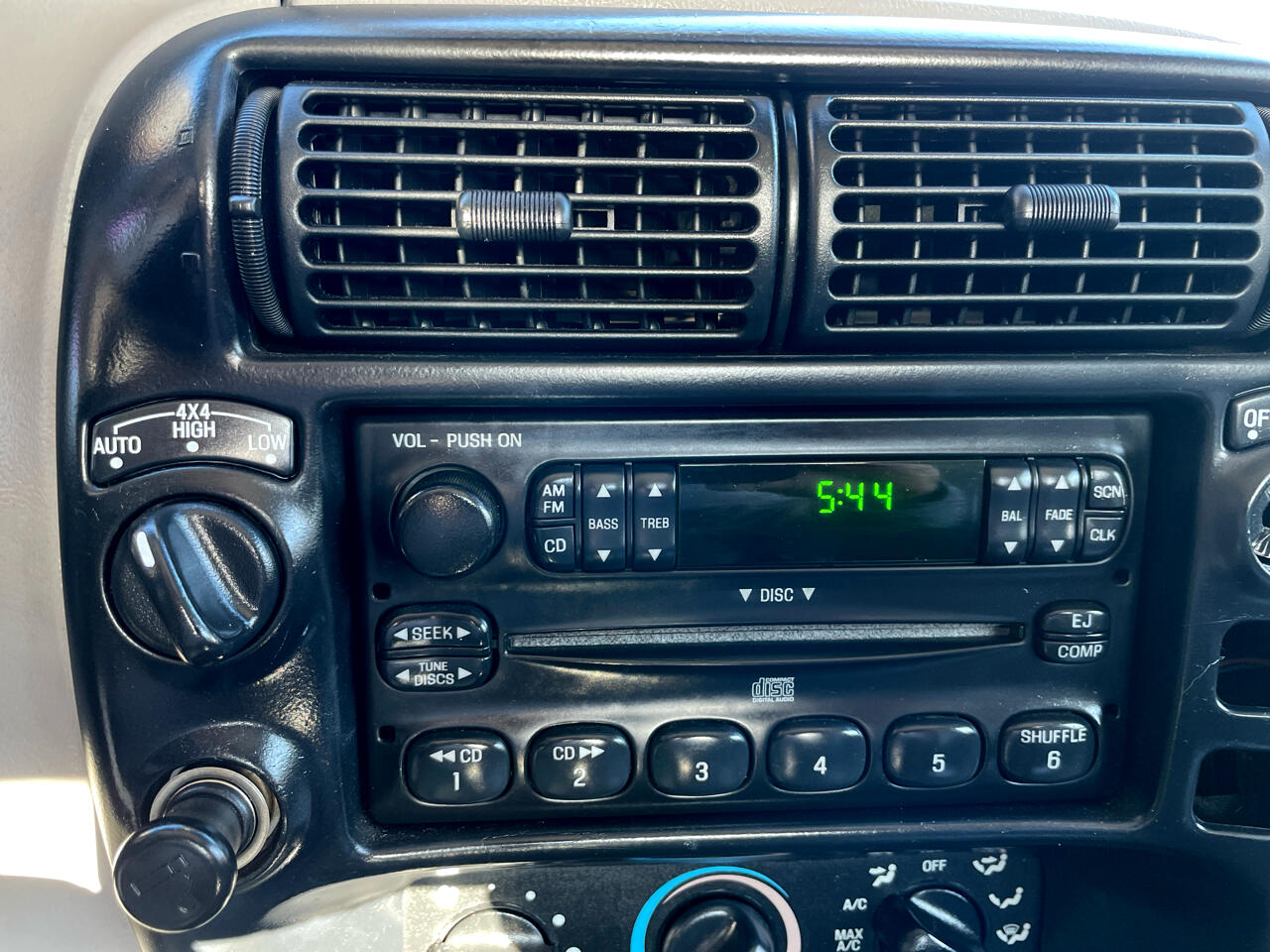 Ford Ranger XL Reg. Cab Short Bed 4WD 1998