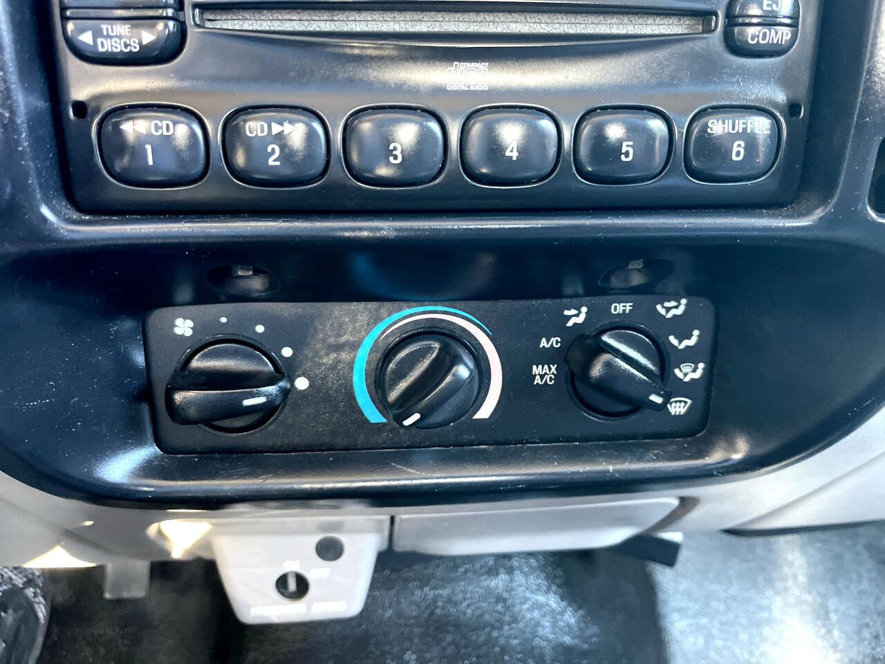 Ford Ranger XL Reg. Cab Short Bed 4WD 1998