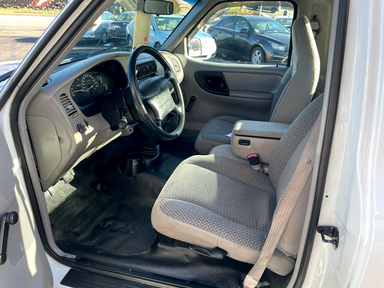 Ford Ranger XL Reg. Cab Short Bed 4WD 1998