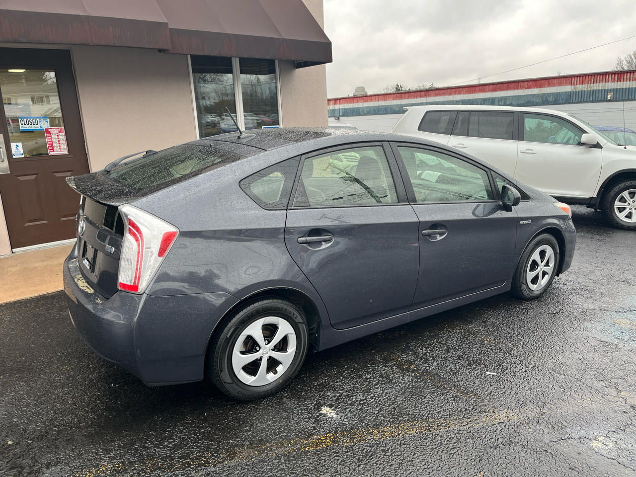 Toyota Prius Prius V 2012
