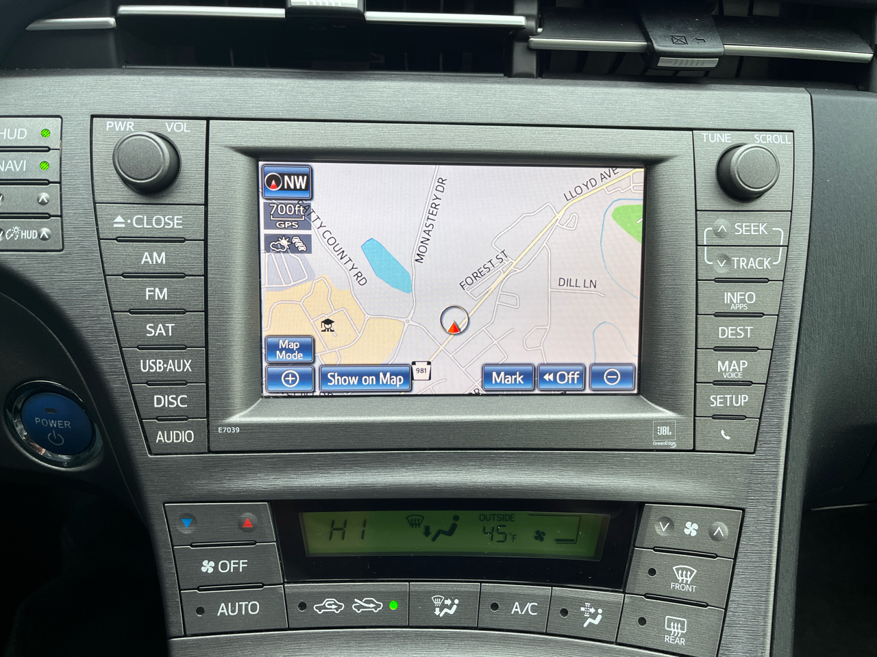 Toyota Prius Prius V 2012