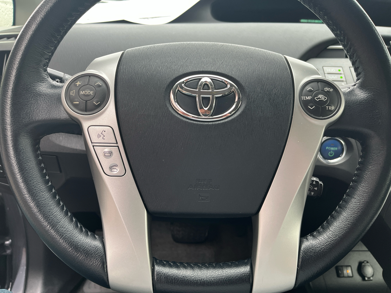 Toyota Prius Prius V 2012