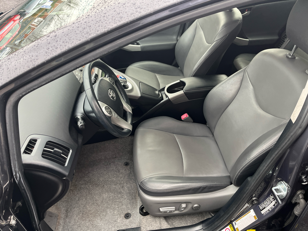 Toyota Prius Prius V 2012