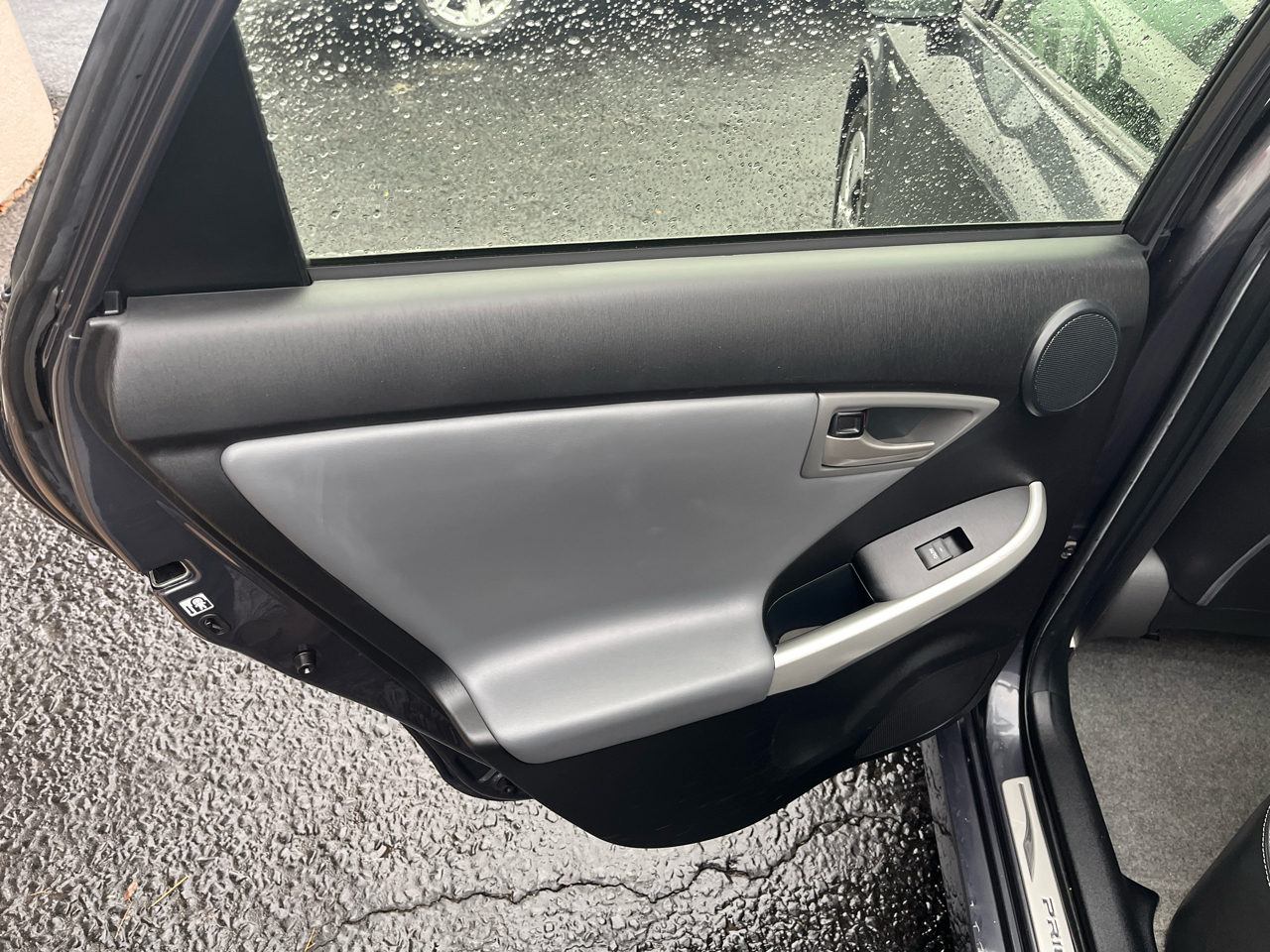 Toyota Prius Prius V 2012