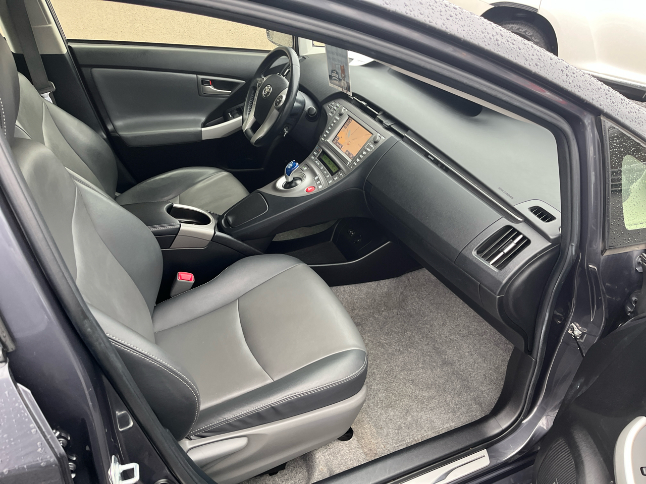 Toyota Prius Prius V 2012