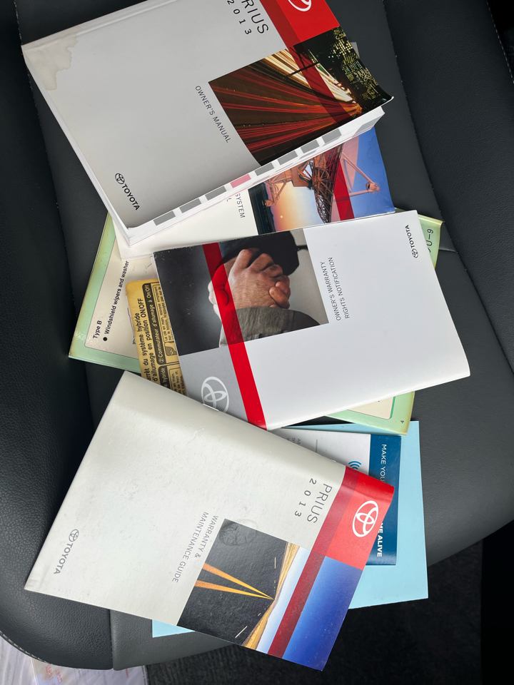 Toyota Prius Prius V 2012