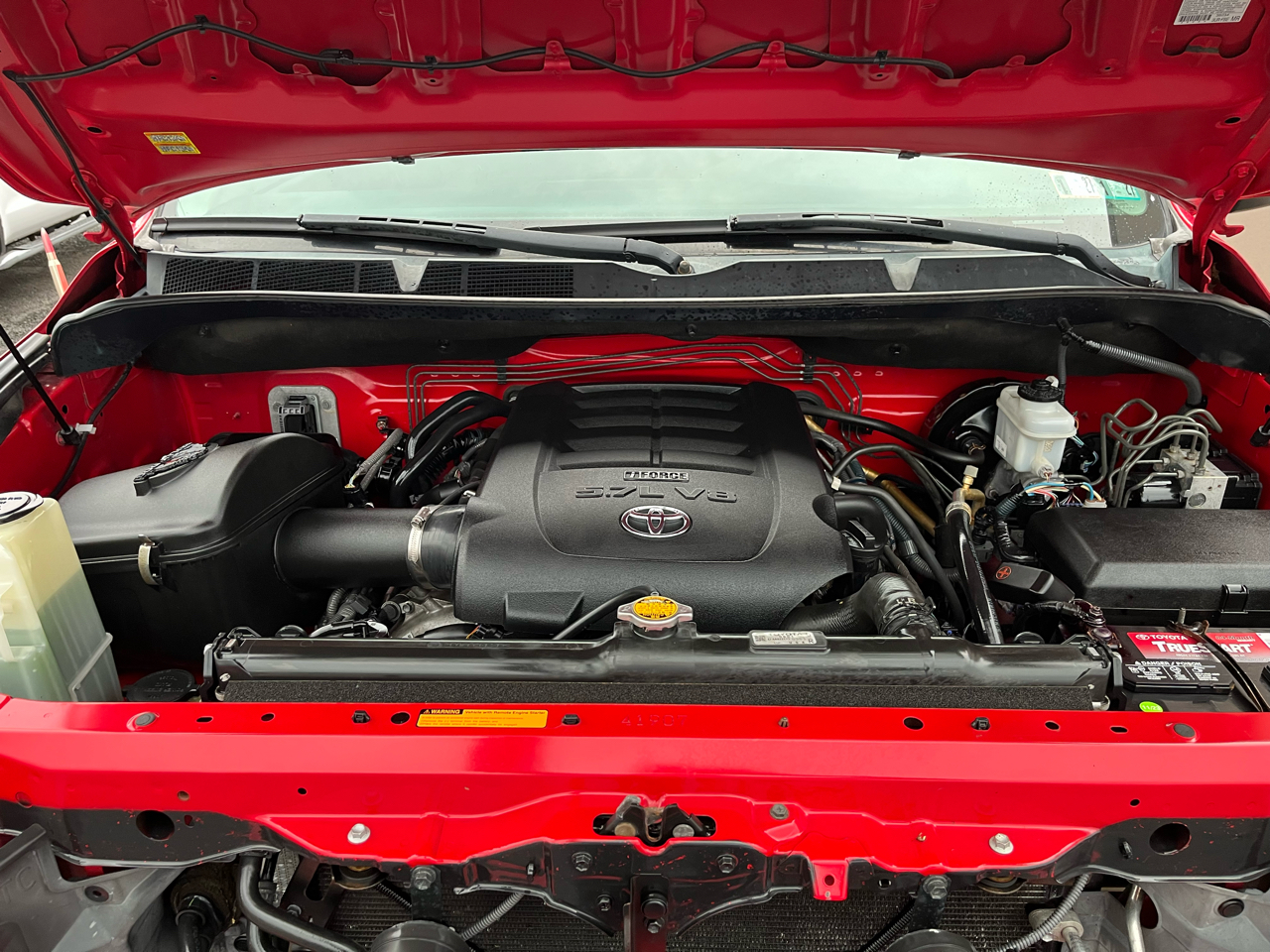 Toyota Tundra Tundra-Grade CrewMax 5.7L FFV 4WD 2013