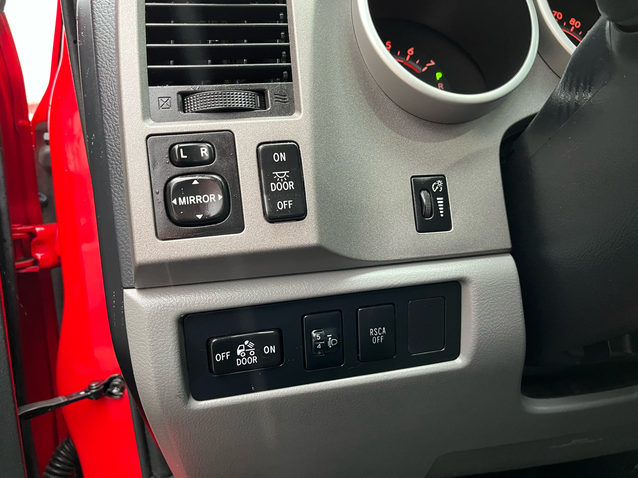 Toyota Tundra Tundra-Grade CrewMax 5.7L FFV 4WD 2013