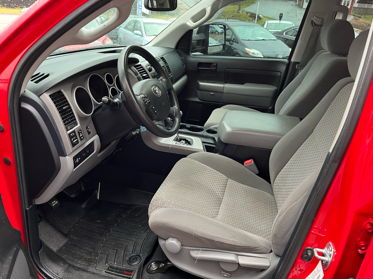 Toyota Tundra Tundra-Grade CrewMax 5.7L FFV 4WD 2013