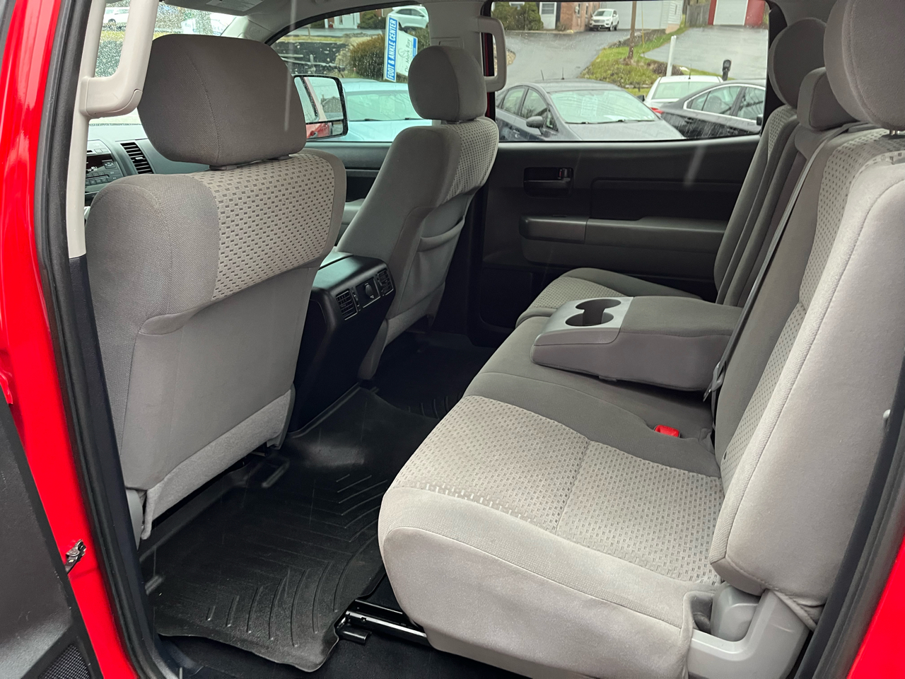 Toyota Tundra Tundra-Grade CrewMax 5.7L FFV 4WD 2013