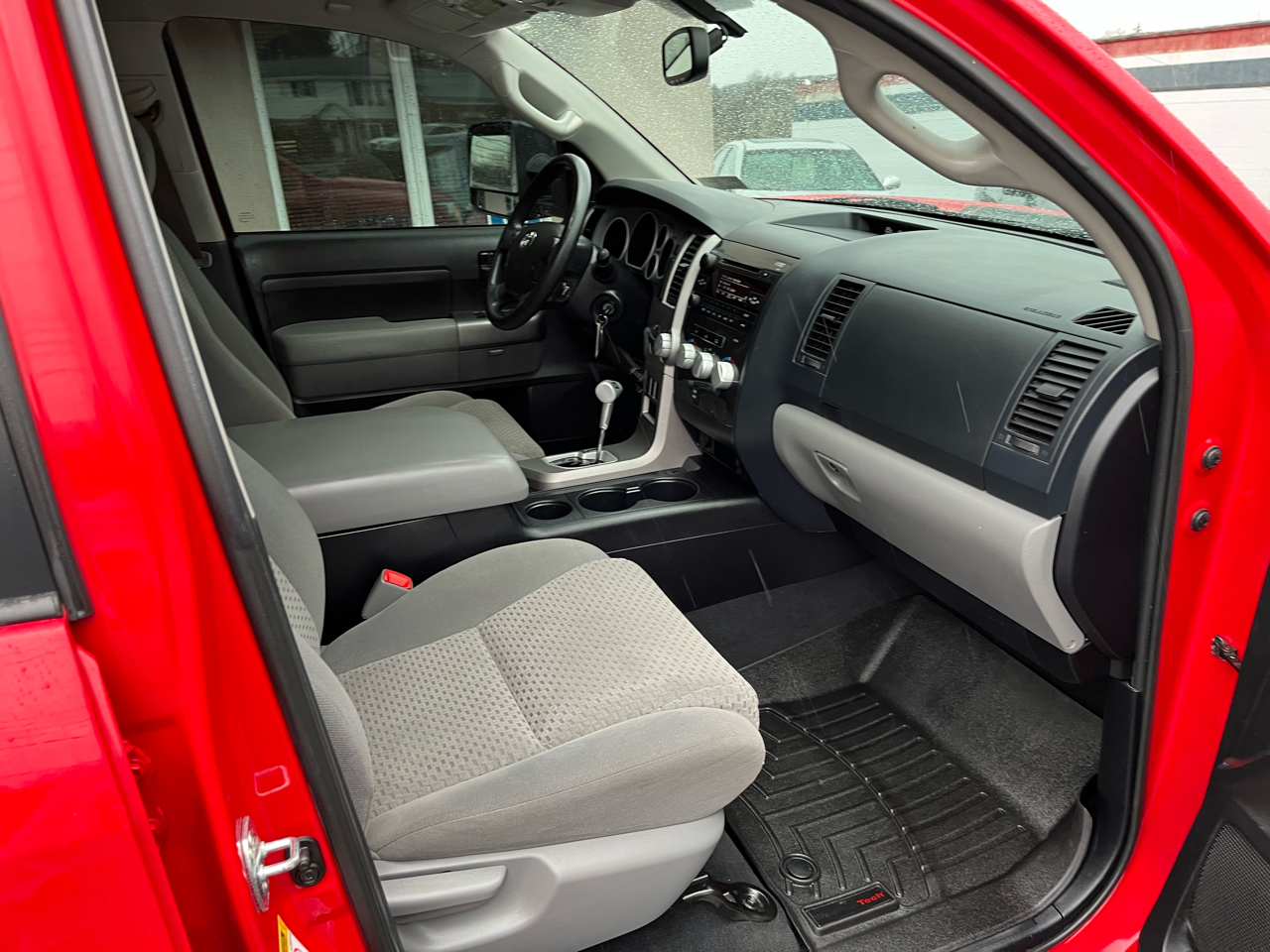 Toyota Tundra Tundra-Grade CrewMax 5.7L FFV 4WD 2013