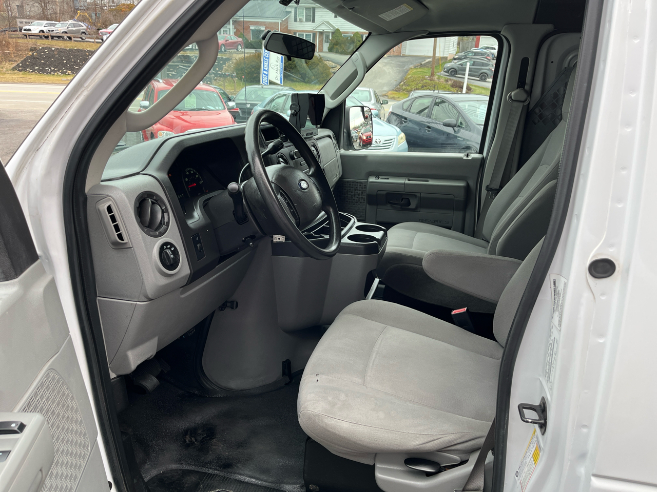 Ford Econoline E-250 2013