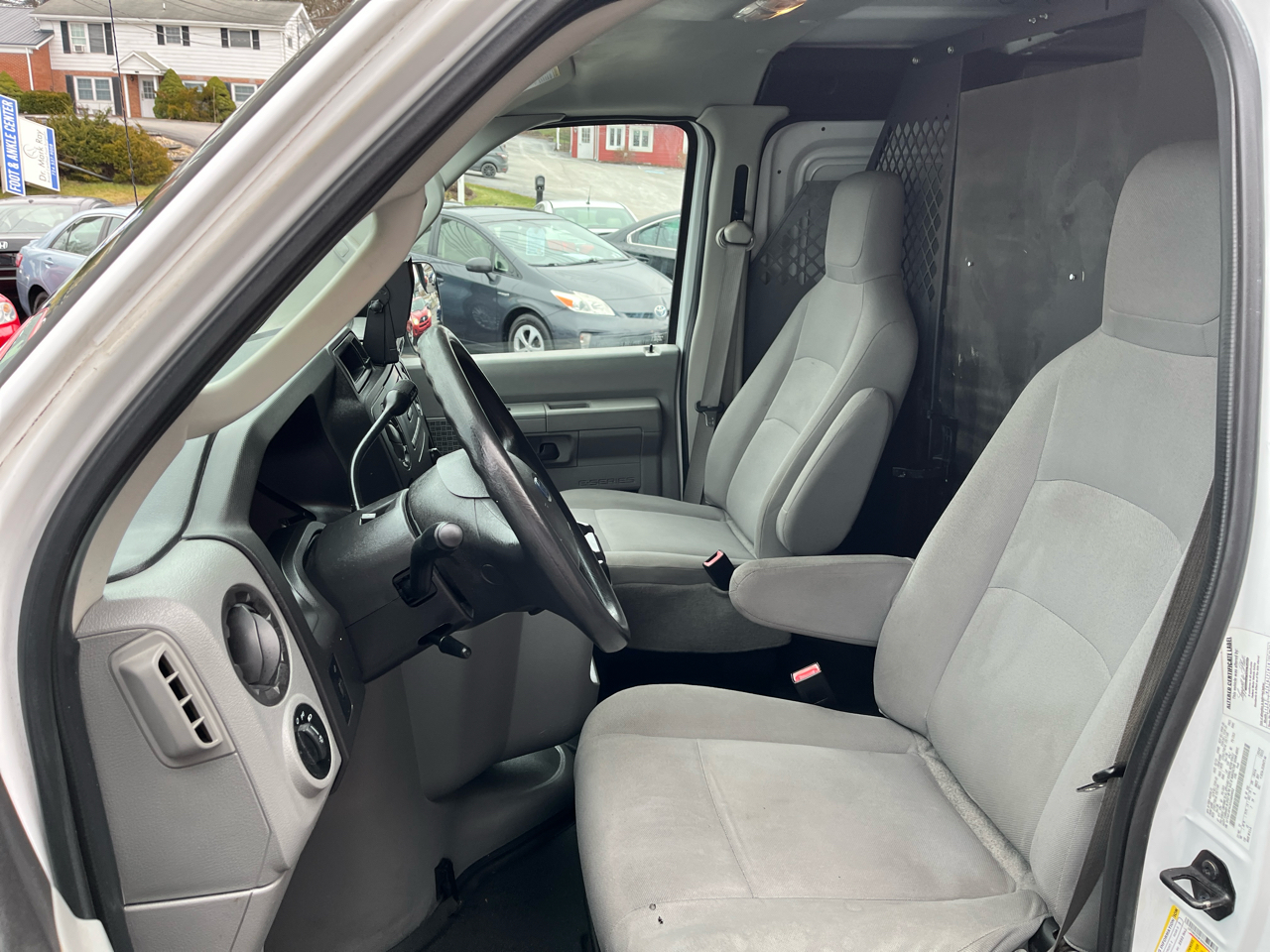 Ford Econoline E-250 2013