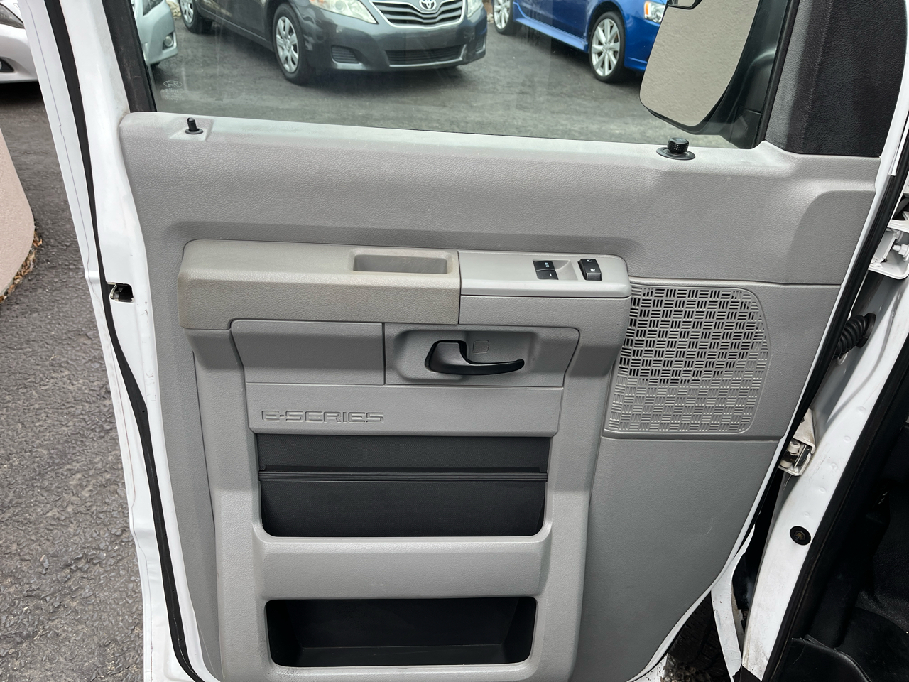 Ford Econoline E-250 2013