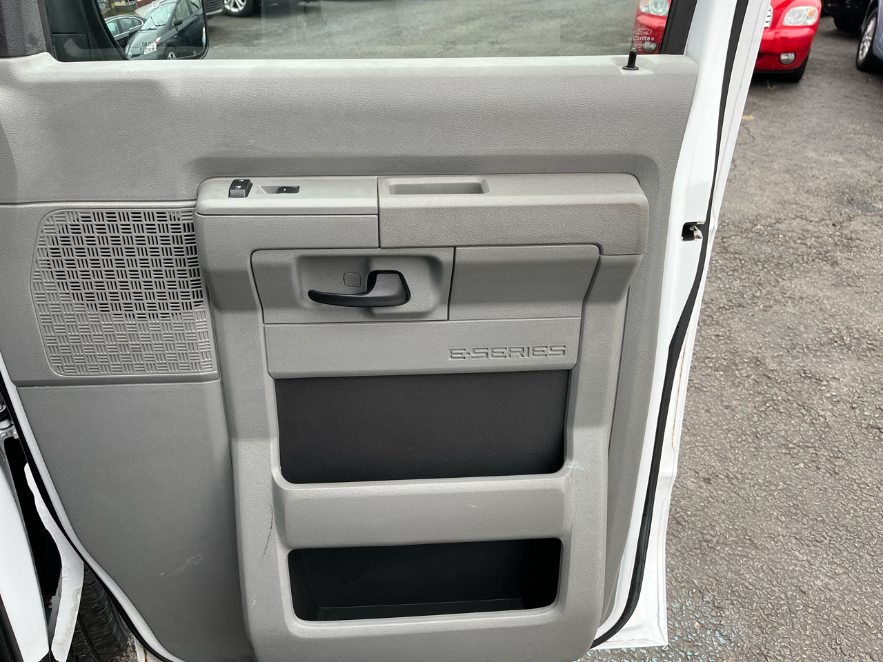 Ford Econoline E-250 2013