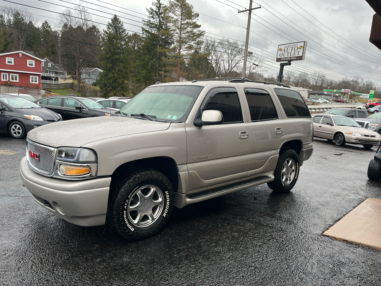 GMC Yukon Denali AWD 2004