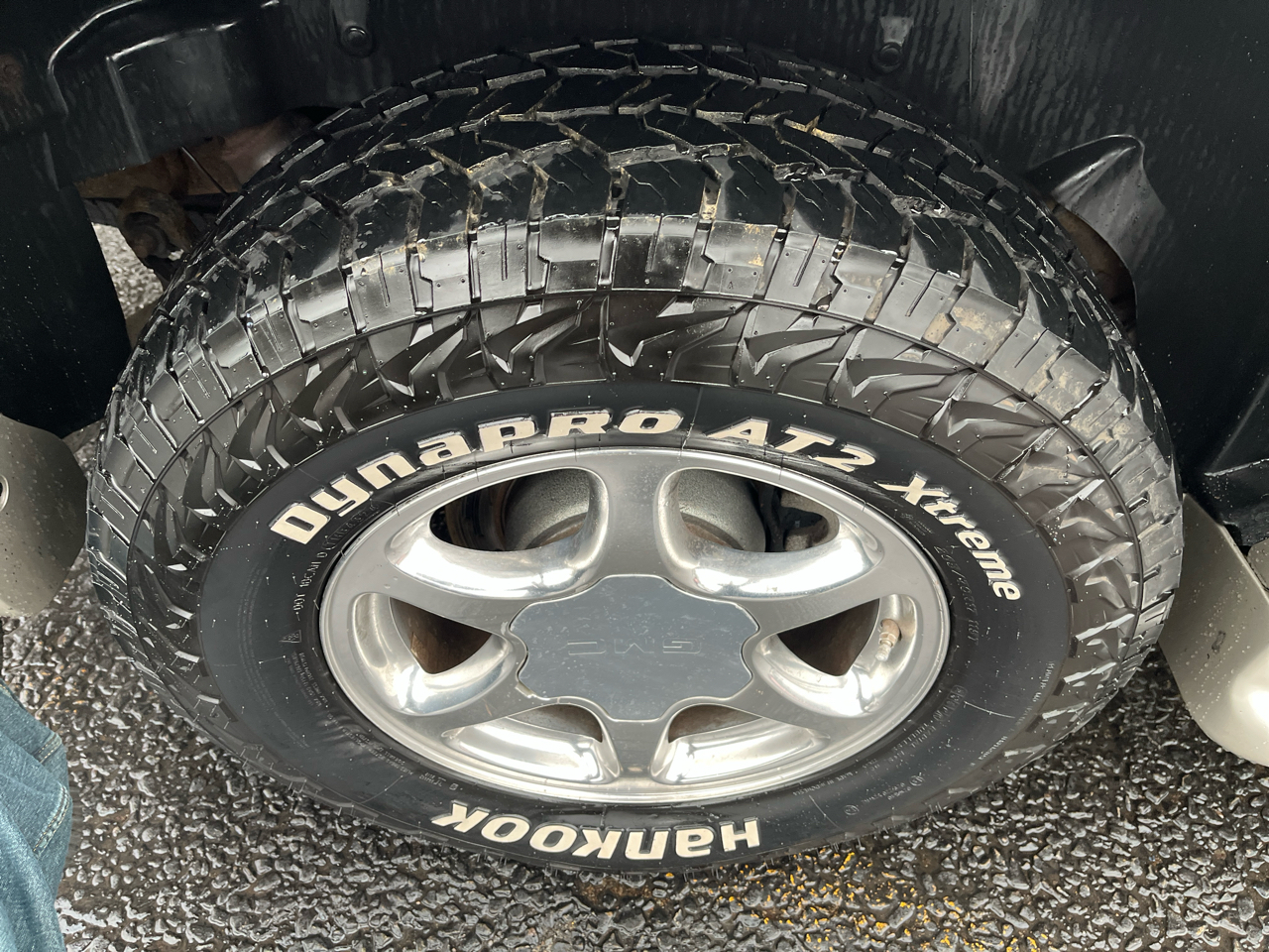 GMC Yukon Denali AWD 2004