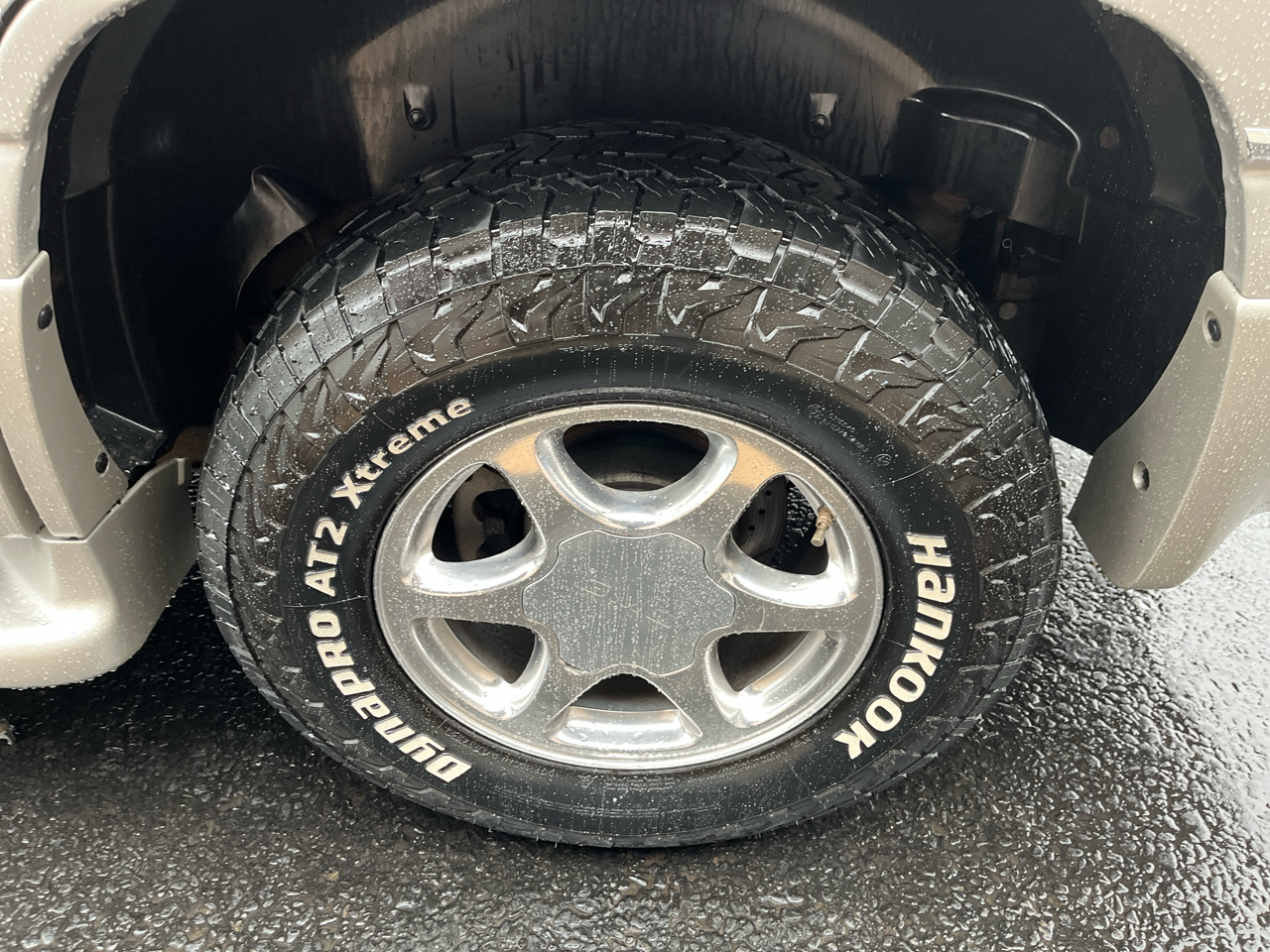 GMC Yukon Denali AWD 2004