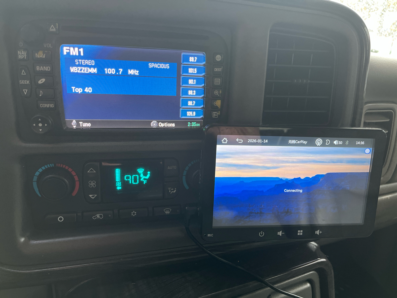 GMC Yukon Denali AWD 2004