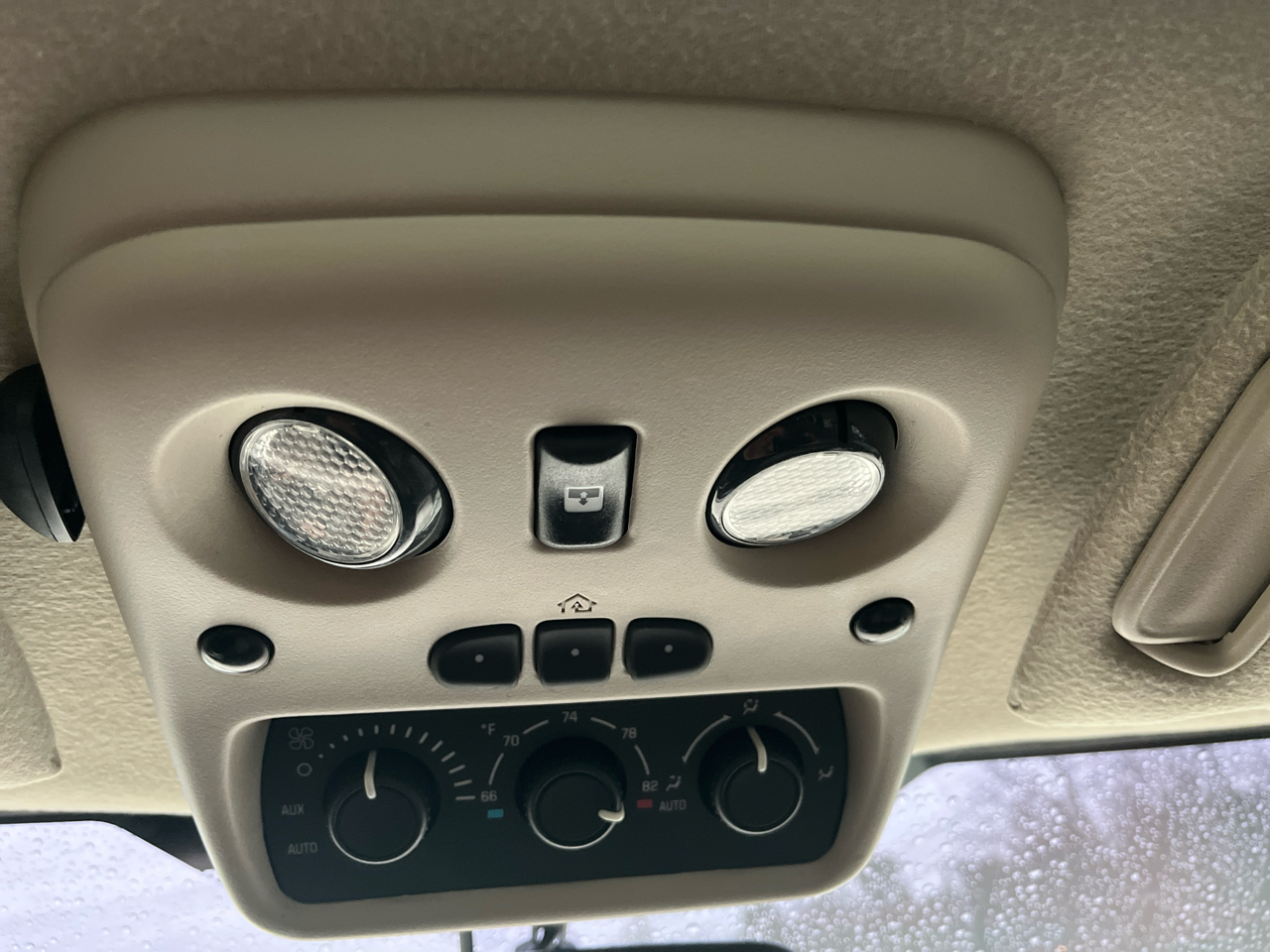 GMC Yukon Denali AWD 2004