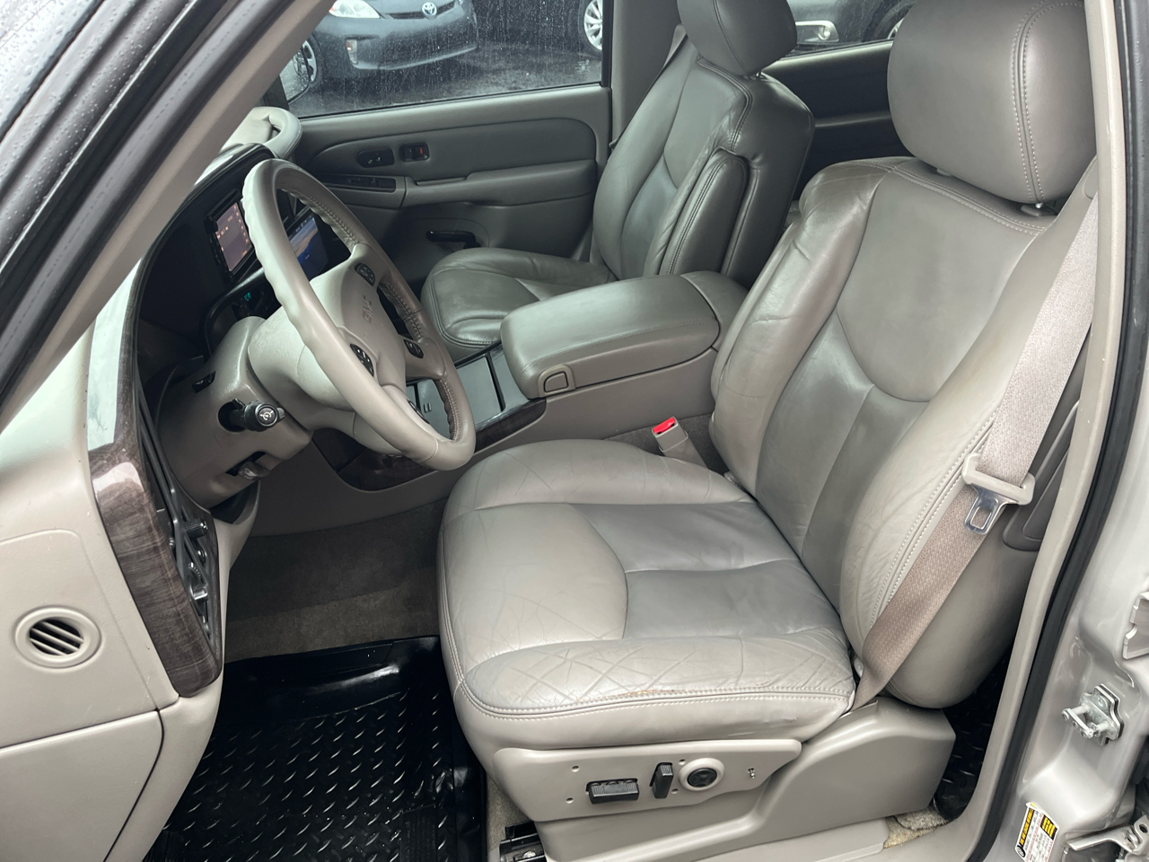 GMC Yukon Denali AWD 2004