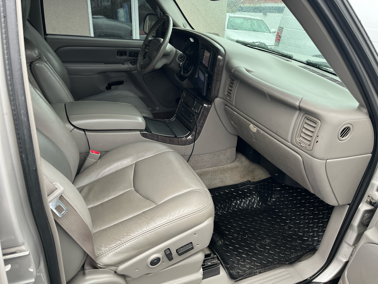 GMC Yukon Denali AWD 2004