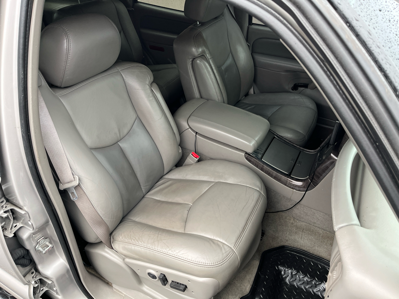 GMC Yukon Denali AWD 2004