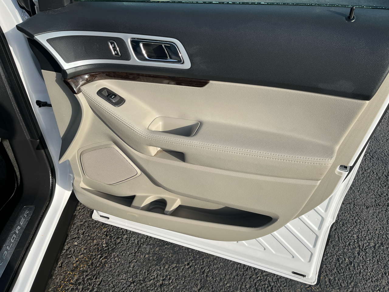 Ford Explorer Limited 4WD 2012