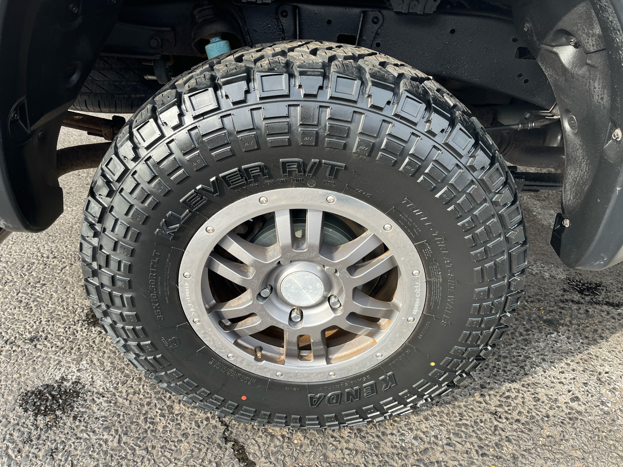 Toyota Tundra Tundra-Grade 5.7L Double Cab 4WD 2011