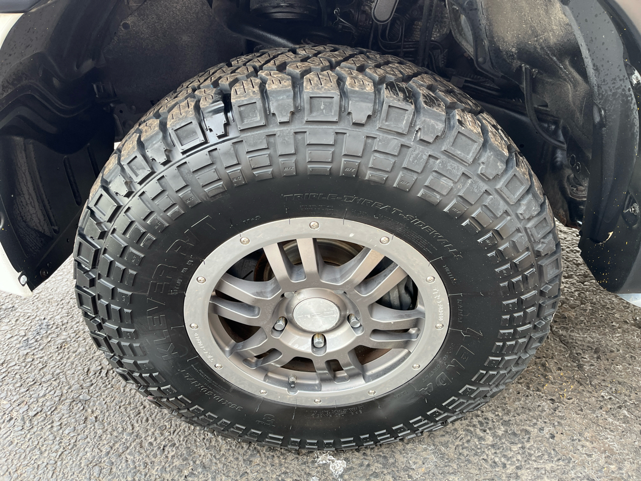 Toyota Tundra Tundra-Grade 5.7L Double Cab 4WD 2011